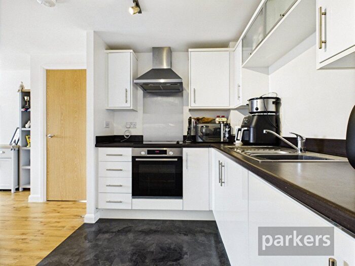 1 Bedroom Flat For Sale In Marriotts Walk, Witney, Oxfordshire, OX28