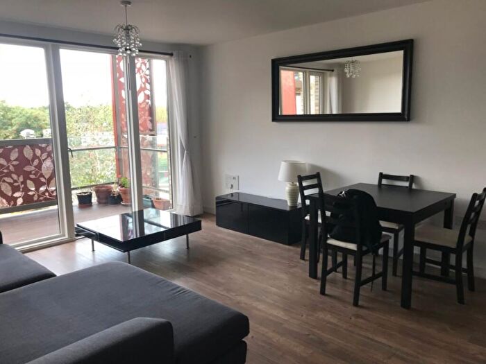 2 Bedroom Flat To Rent In Campion House, Blondin Way, SE16