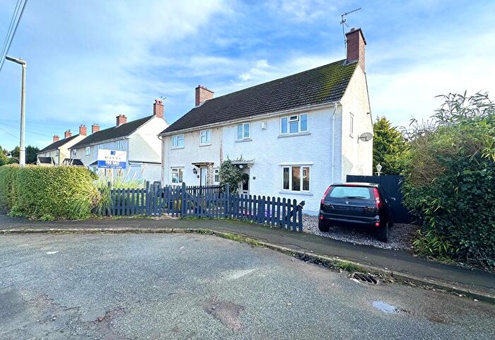 3 Bedroom Semi Detached House For Sale In Caemawr Road, Caldicot, Mon., NP26