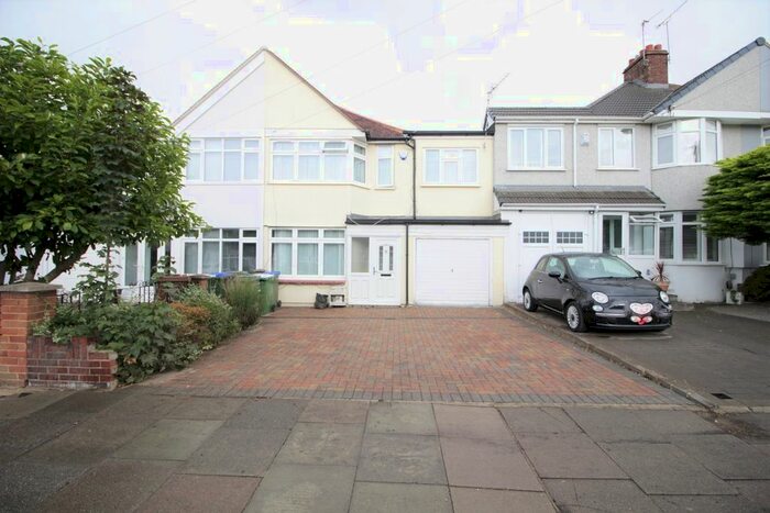 3 Bedroom Terraced House To Rent In Crofton Avenue, Bexley, Kent, DA5