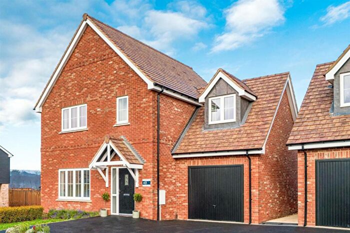 4 Bedroom Detached House For Sale In Godshill Village, PO38