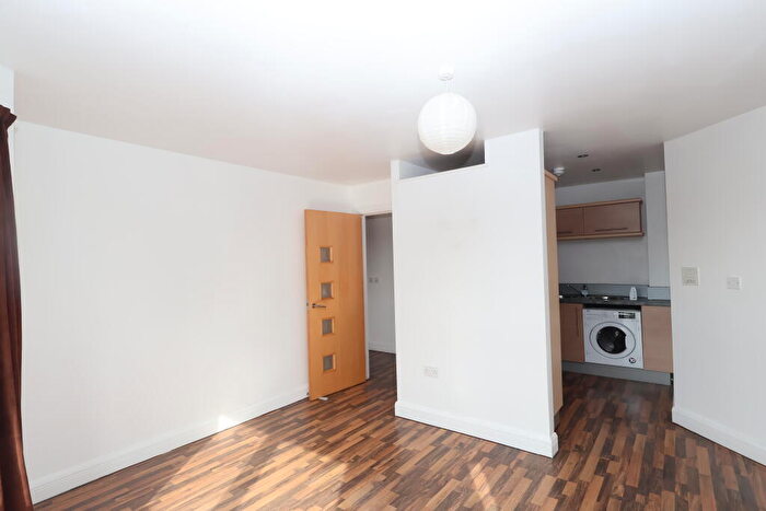 2 Bedroom Flat For Sale In Withington Road, M16