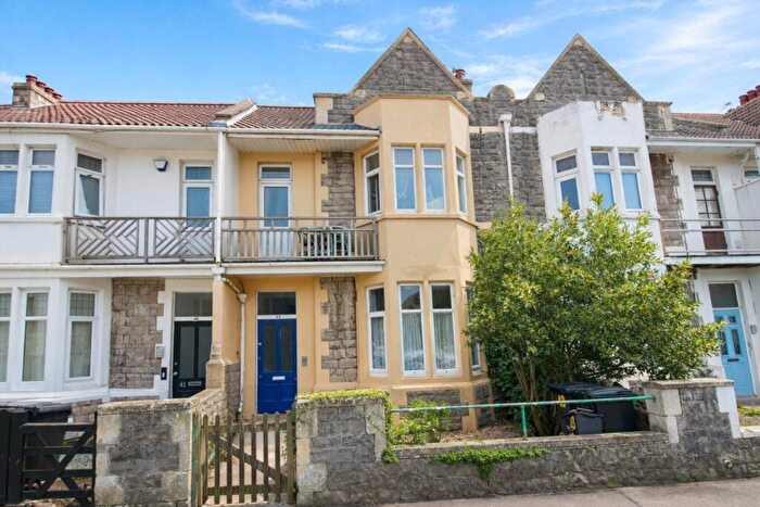 2 Bedroom Flat For Sale In Severn Avenue, South Ward, BS23