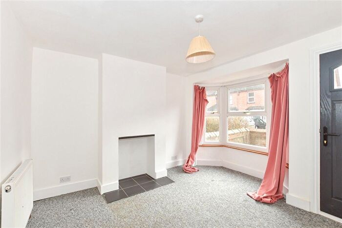 2 Bedroom Terraced House For Sale In Framfield Road, Uckfield, East Sussex, TN22