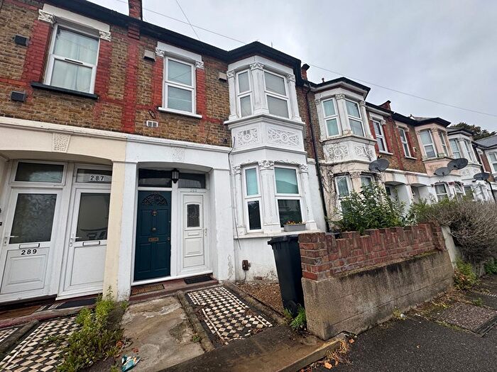 2 Bedroom Flat To Rent In Hounslow, TW4
