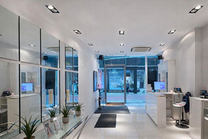 Property To Rent In Cross Street, Reading, RG1