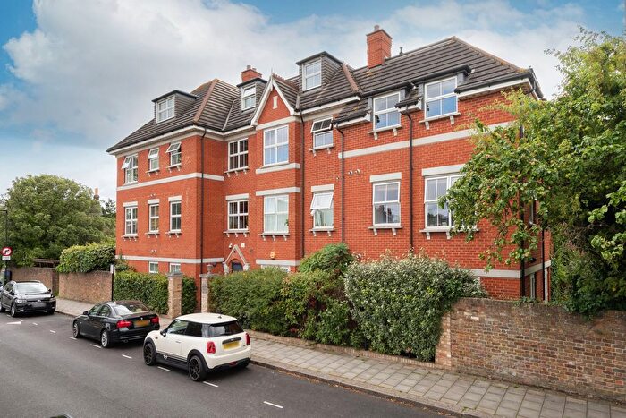 2 Bedroom Flat To Rent In Daysbrook Road, Streatham, SW2