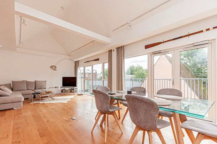 3 Bedroom Apartment To Rent In Mill Street, City Centre, OX2