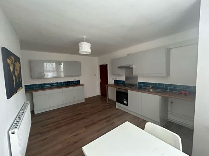 6 Bedroom Terraced House To Rent In Midland Road, Hyde Park, Leeds, LS6