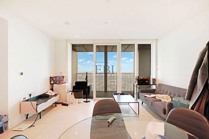 2 Bedroom Flat To Rent In Bouchon Point, Cendal Crescent, London, E1