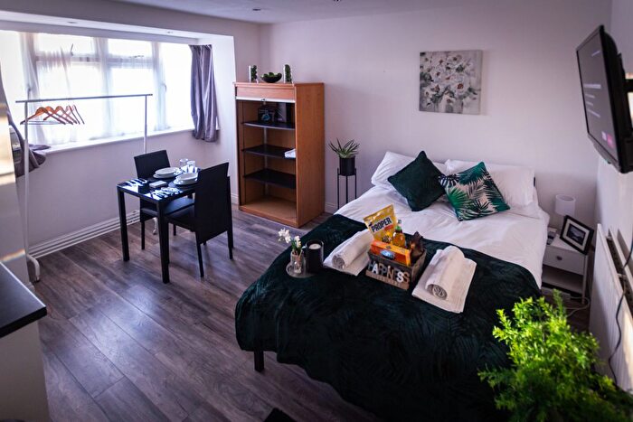 1 Bedroom Studio To Rent In South Hill Avenue, Harrow, HA2