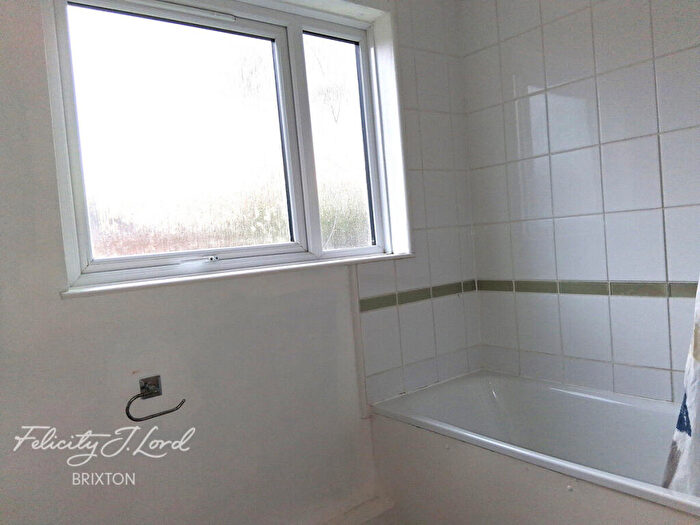 1 Bedroom Flat For Sale In Little Dimocks, London, SW12