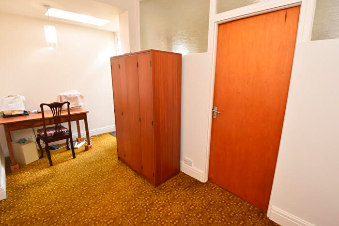 4 Bedroom Detached House For Sale In Bowers Avenue, Davyhulme, M41