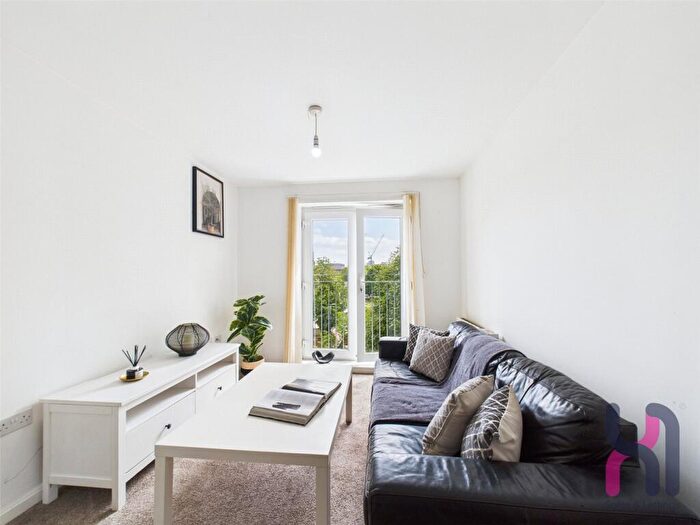 2 Bedroom Flat To Rent In Brindley House, Elmira Way, Salford, M5