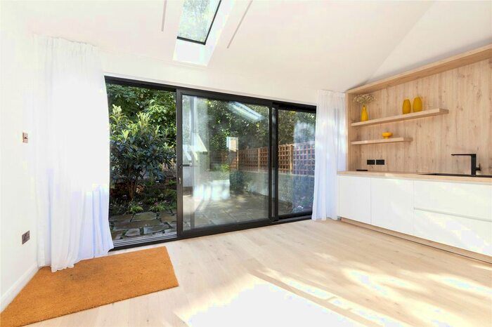 2 Bedroom Terraced House To Rent In Lucerne Road, London, N5