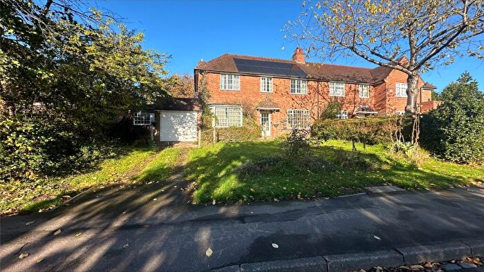 3 Bedroom Semi Detached House For Sale In Bryony Road, Birmingham, West Midlands, B29