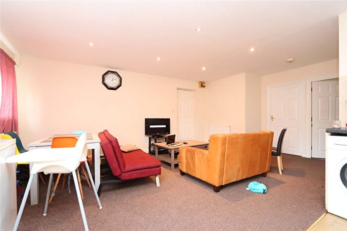 2 Bedroom Flat For Sale In Newport Road, New Bradwell, MK13