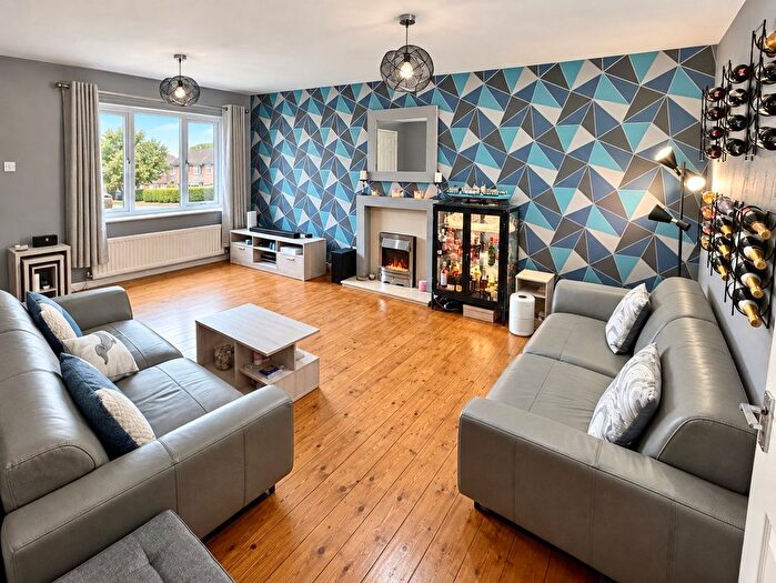 3 Bedroom End Of Terrace House For Sale In Cooperative Terrace, Palmersville, NE12