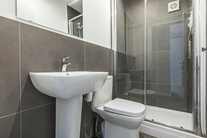 6 Bedroom House To Rent In Westfield Road, Leeds, LS3
