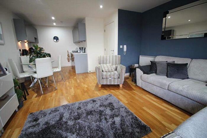 1 Bedroom Flat For Sale In St Johns Gardens, Bury, BL9