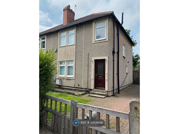 3 Bedroom Semi-Detached House To Rent In George-A-Green Road, Wakefield, WF2