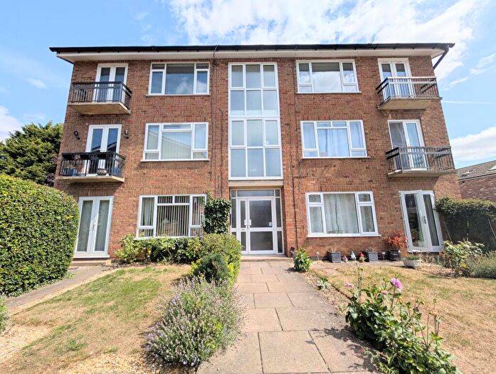 2 Bedroom Flat To Rent In Petherton Court, Kettering, NN16