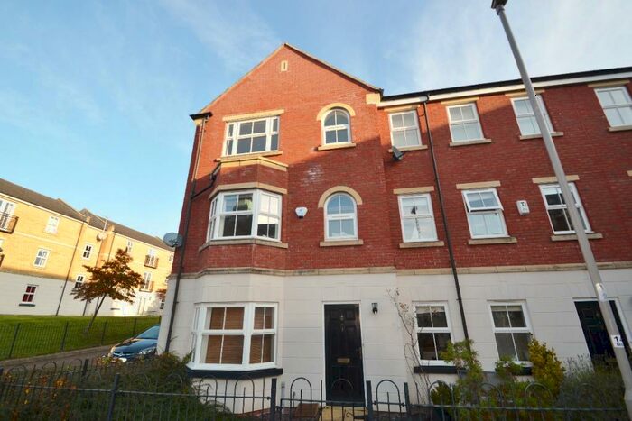 4 Bedroom Town House To Rent In Mansion Gate Square, Chapel Allerton, Leeds, LS7