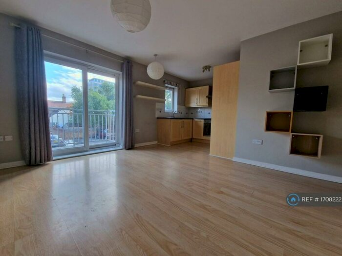 2 Bedroom Flat To Rent In Merchants Court, Bedford, MK42