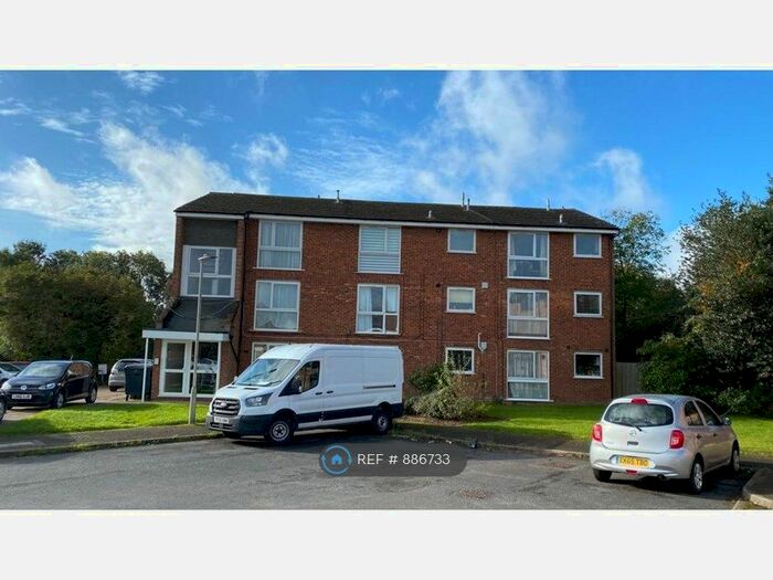 1 Bedroom Flat To Rent In Hardwicke Place, London Colney, St. Albans, AL2