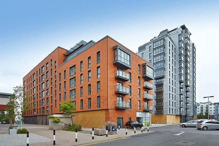 2 Bedroom Flat To Rent In Railway Terrace, Slough, SL2