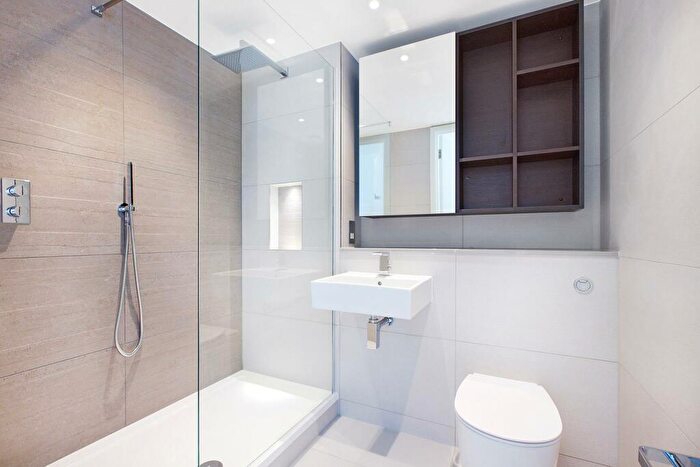 2 Bedroom Apartment To Rent In Daneland Walk, London, N17