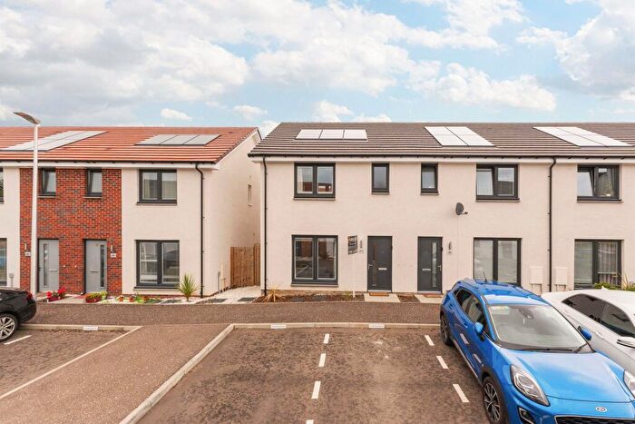 3 Bedroom House For Sale In Kaims Crescent, Livingston Village, Livingston, EH54
