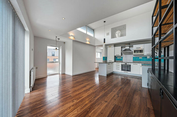 2 Bedroom Maisonette To Rent In Southbank, Thames Ditton, Surrey, KT7