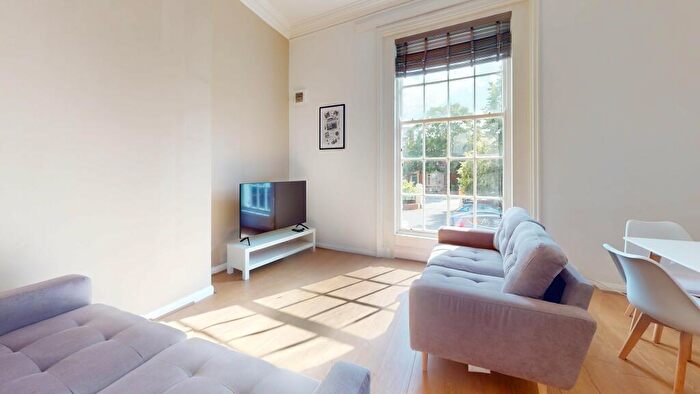 5 Bedroom Flat To Rent In Blenheim Terrace, , Woodhouse, LS2