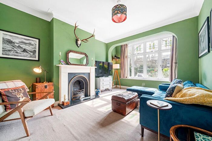 3 Bedroom Property For Sale In Trelawn Road, SW2
