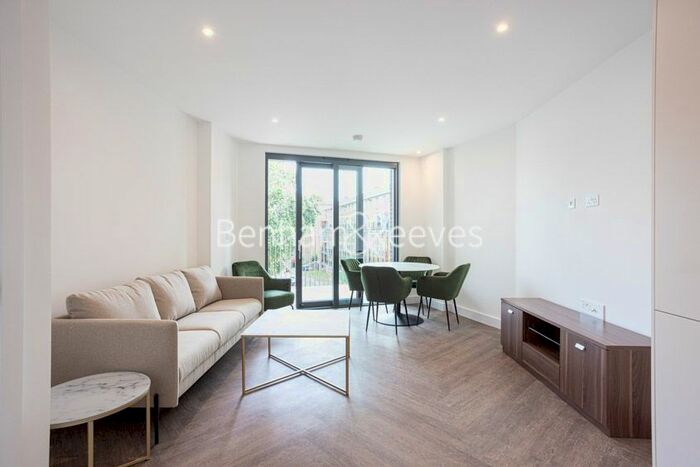 1 Bedroom Flat To Rent In Amparo House, Burney Street, SE10