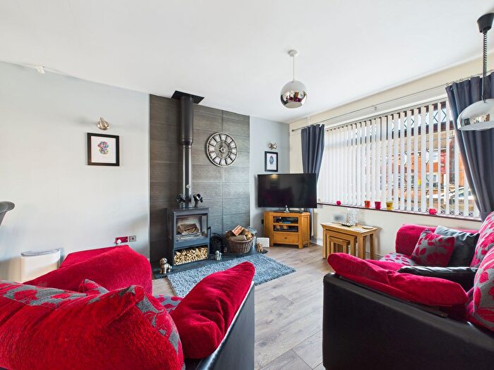 3 Bedroom Semi-Detached House For Sale In Legh Road, Haydock, WA11