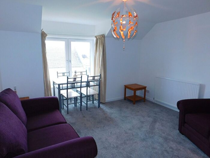 2 Bedroom Flat To Rent In Whitehall Place, Rosemount, Aberdeen, AB25