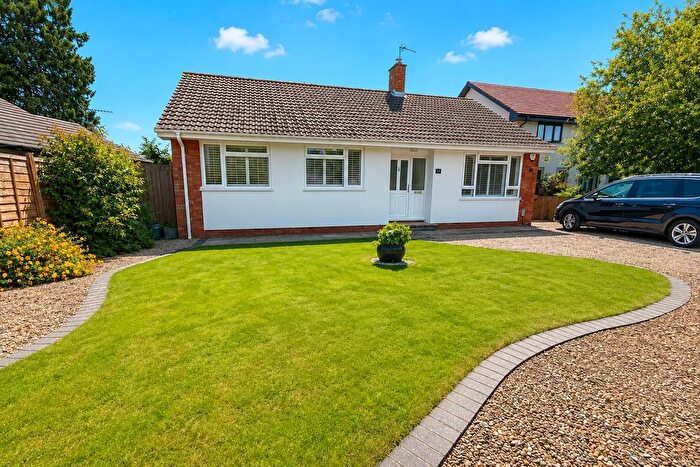 2 Bedroom Bungalow For Sale In Sixty Acres Close, Failand, Bristol, BS8