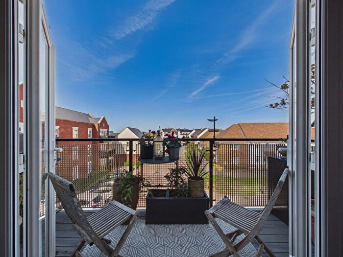 2 Bedroom Flat For Sale In Robin Road, Finberry, Ashford, TN25