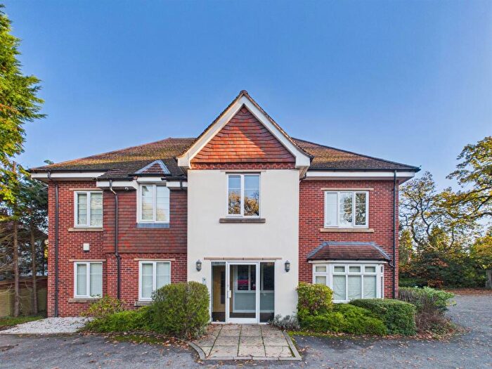 2 Bedroom Flat To Rent In Apartment Danford Court Westwood Grove Solihull, B91