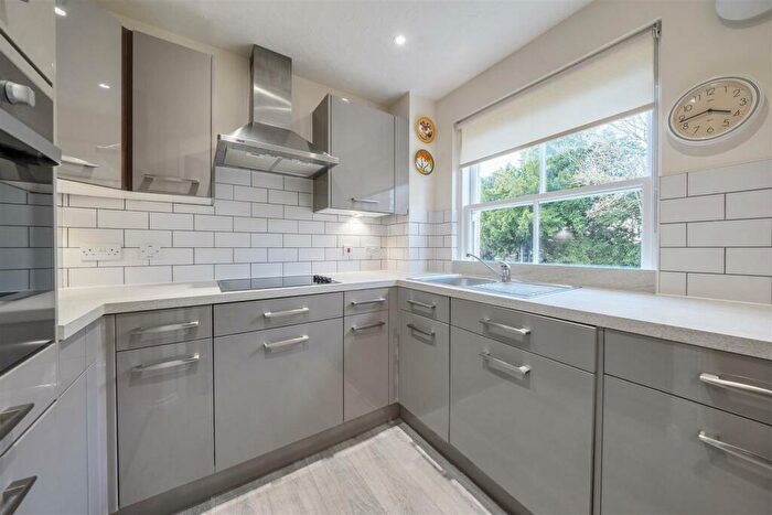 1 Bedroom Retirement Property For Sale In Chelmer Lodge, Chelmsford, CM2