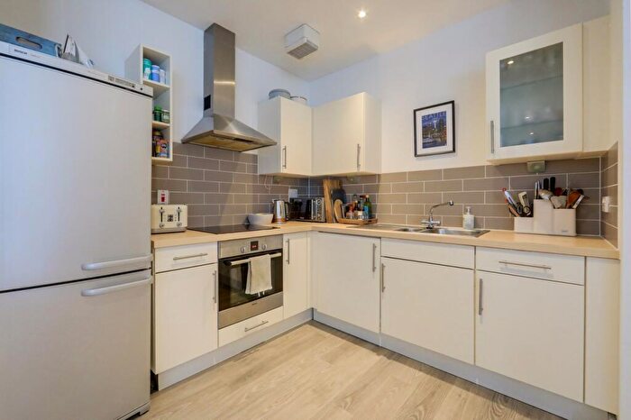 1 Bedroom Flat For Sale In Desvignes Drive, Hither Green, London, SE13