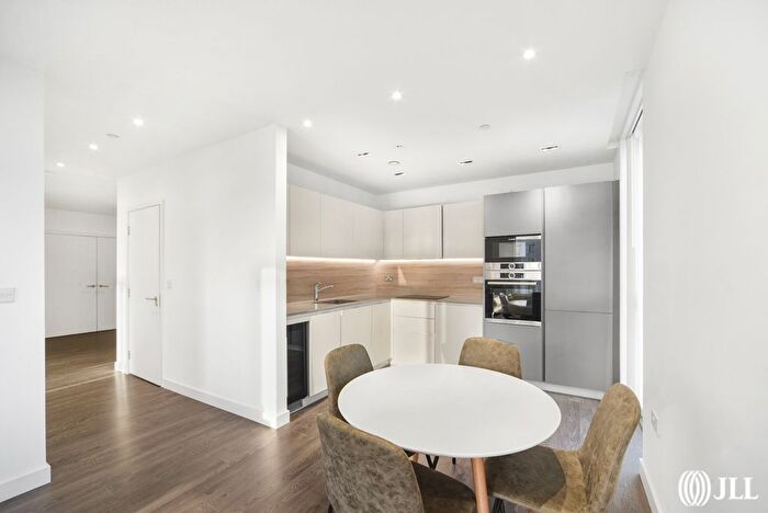 2 Bedroom Flat To Rent In Woodberry Down, London, N4