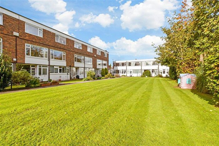 1 Bedroom Flat For Sale In Guildford Road, Horsham, West Sussex, RH12