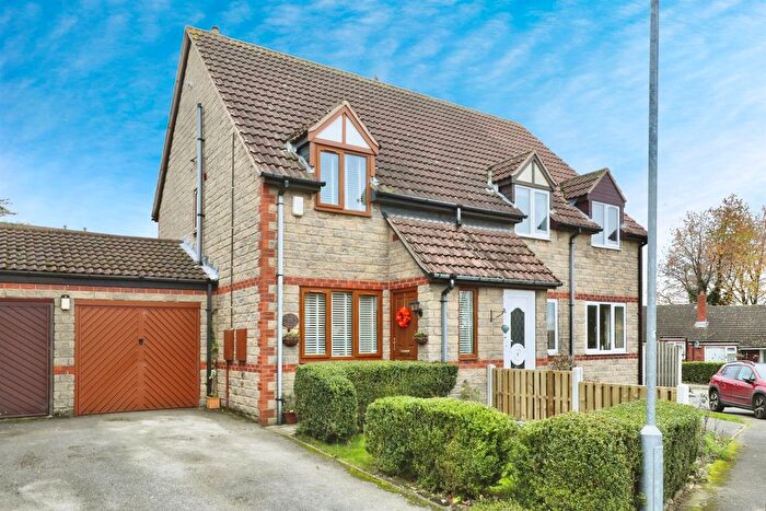 2 Bedroom Semi-Detached House For Sale In Peregrine Way, Harthill, Sheffield, S26