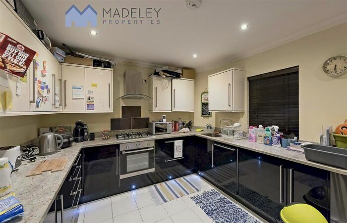 1 Bedroom Flat To Rent In Drayton Avenue, London, W13