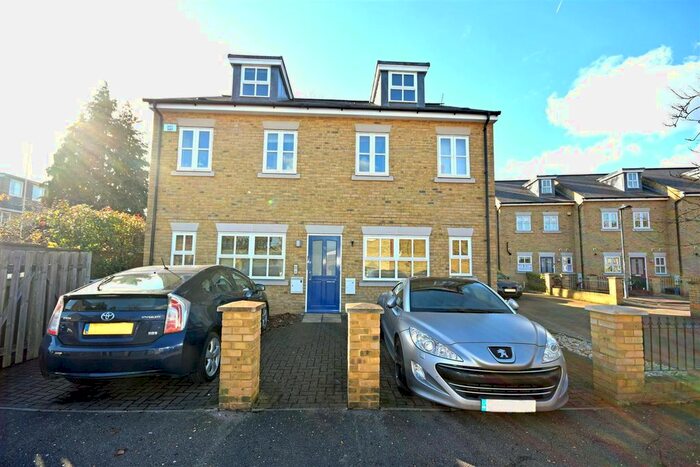 1 Bedroom Flat To Rent In Upper Grotto Road, Twickenham, TW1