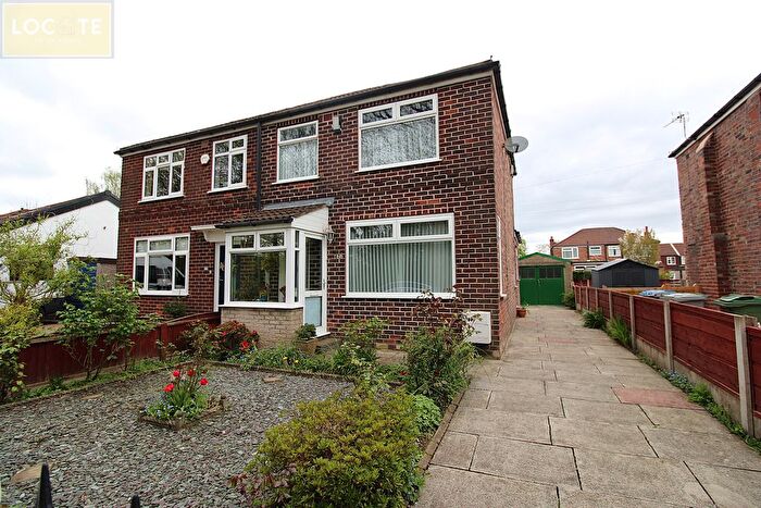 3 Bedroom Semi Detached House For Sale In Riverside Drive, Flixton, M41