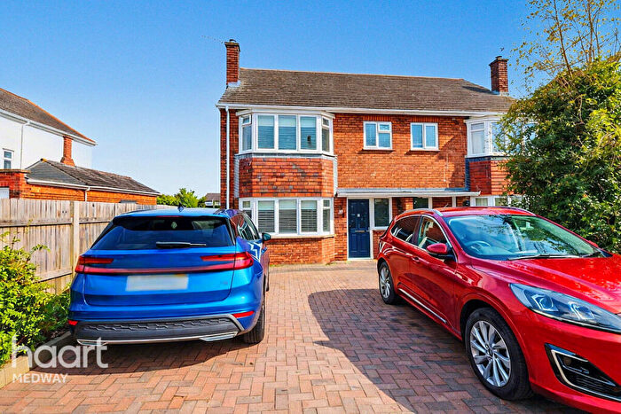 4 Bedroom Semi Detached House For Sale In Mount Road, Rochester, ME1